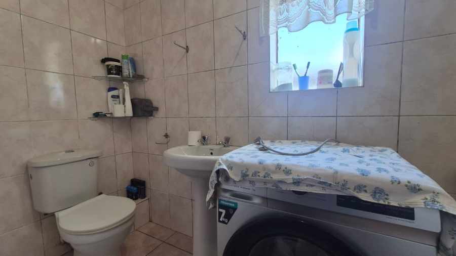 3 Bedroom Property for Sale in Hexpark Western Cape